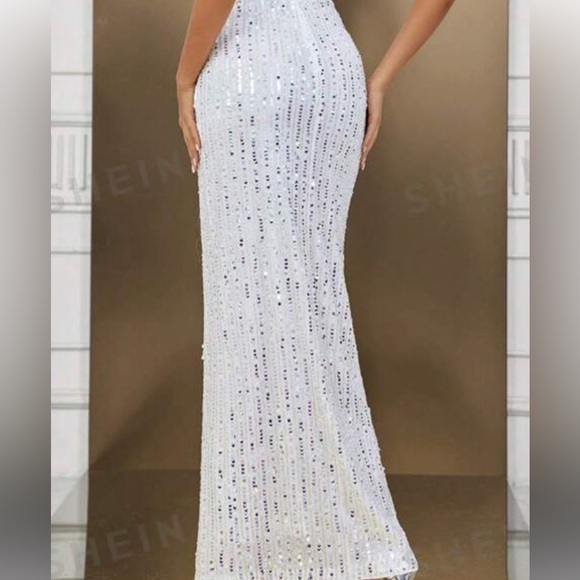 Alexa B. Nites-Silver Sparkly Racerback, Lined Cocktail Dress, Size 06 - Picture 9 of 14